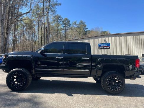 Used 2017 Chevrolet Silverado 1500 LTZ Z71 w/ LTZ Plus Package image 6