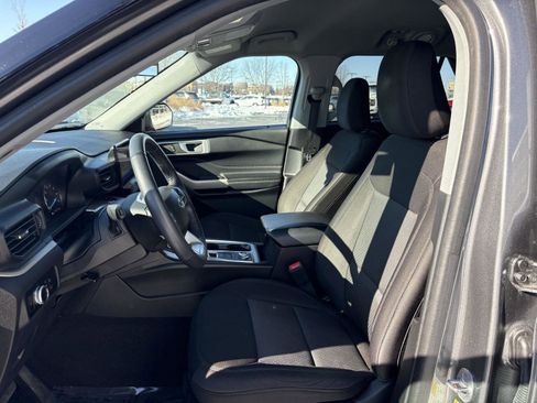 Used 2023 Ford Explorer XLT w/ Class IV Trailer Tow Package image 16