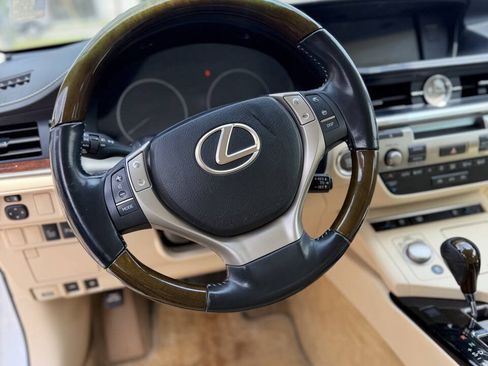 Used 2013 Lexus ES 350 w/ Luxury Pkg FWD image 15