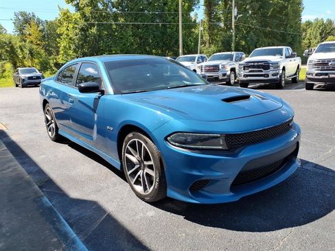 Used 2023 Dodge Charger R/T w/ Cold Weather Package RWD image 3
