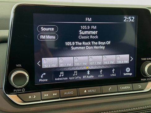 Used 2025 Nissan Rogue SV image 19