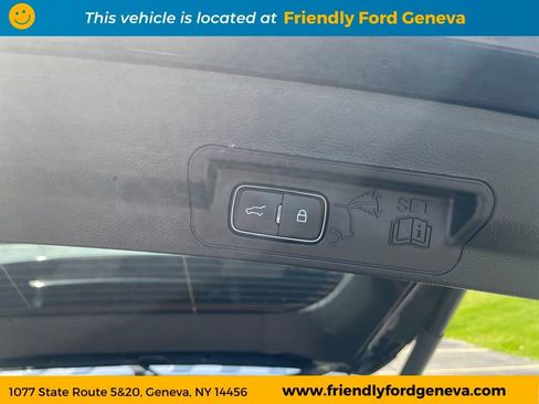 Used 2023 Ford Explorer XLT AWD/4WD image 11