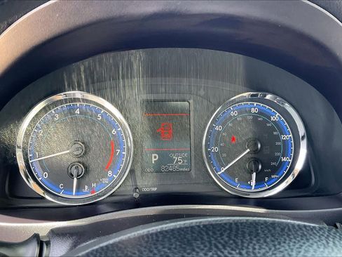 Used 2018 Toyota Corolla LE FWD image 47