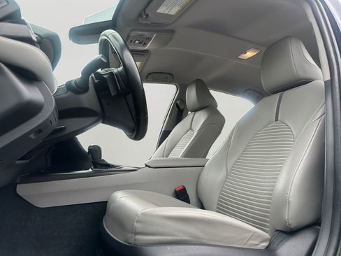 Used 2022 Toyota Camry SE FWD image 22