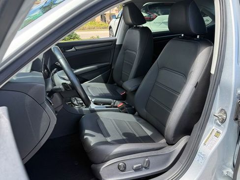 Used 2020 Volkswagen Passat 2.0T R-Line image 12