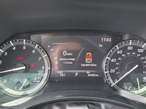 Used 2021 Toyota Highlander XLE FWD image 24