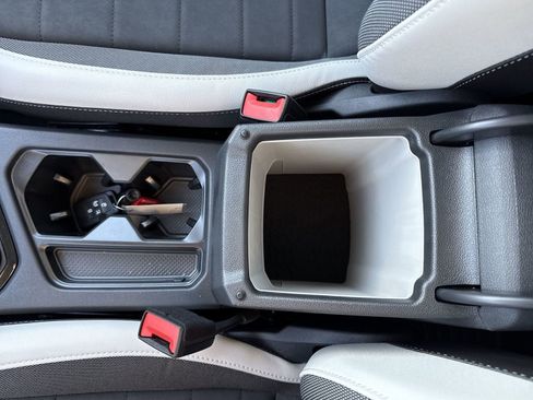 New 2025 Volkswagen Taos SE image 21