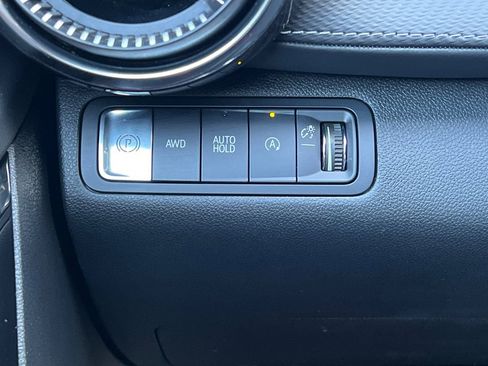 Used 2025 Chevrolet Equinox LT w/ Convenience Package II image 39