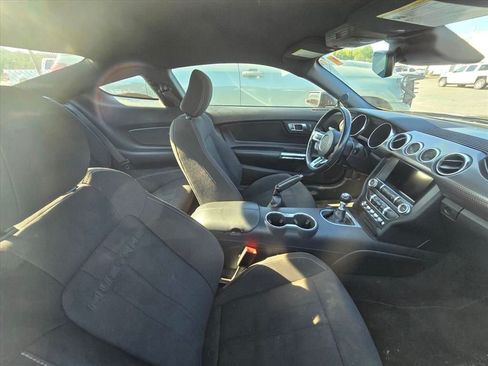 Used 2022 Ford Mustang GT w/ GT Performance Package RWD image 7