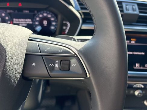 Used 2025 Audi Q3 2.0T Premium w/ Convenience Package image 23