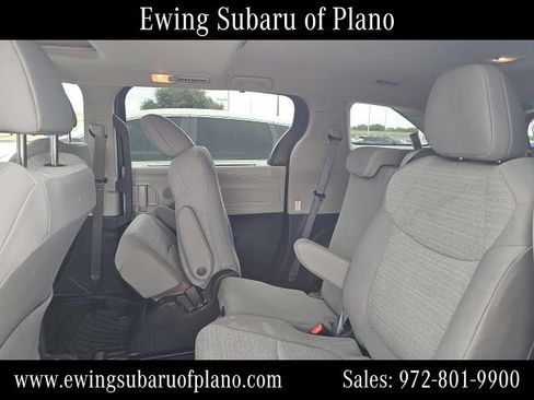 Used 2022 Toyota Sienna LE w/ LE Plus Package FWD image 7