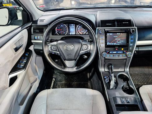Used 2016 Toyota Camry XSE w/ Moonroof Package FWD image 3