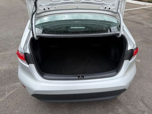 Used 2024 Toyota Corolla LE image 9