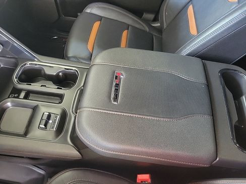 Used 2025 GMC Sierra 2500 AT4 w/ AT4 Premium Plus Package image 24