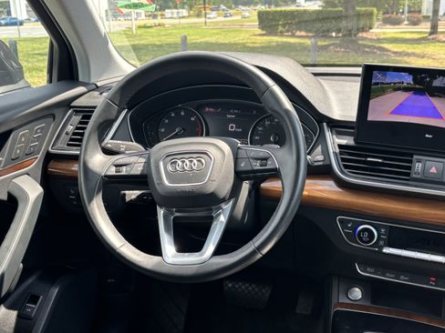 Used 2023 Audi Q5 2.0T Premium w/ Convenience Package AWD/4WD image 20