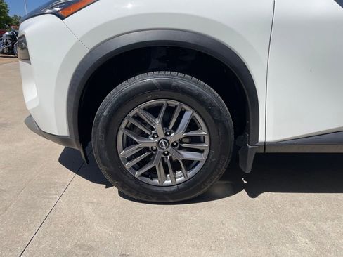 Used 2023 Nissan Rogue S AWD/4WD image 15