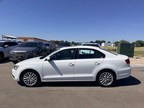 Used 2013 Volkswagen Jetta TDI FWD image 8