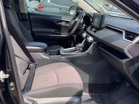 Used 2019 Toyota RAV4 XLE FWD image 18