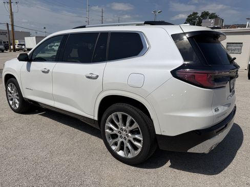 Used 2024 GMC Acadia Denali w/ Super Cruise Package FWD image 5