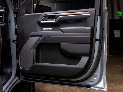 Used 2025 GMC Sierra 1500 Denali image 37