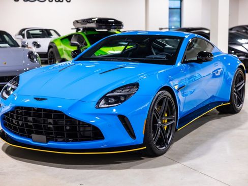 Used 2025 Aston Martin V8 Vantage Coupe image 12