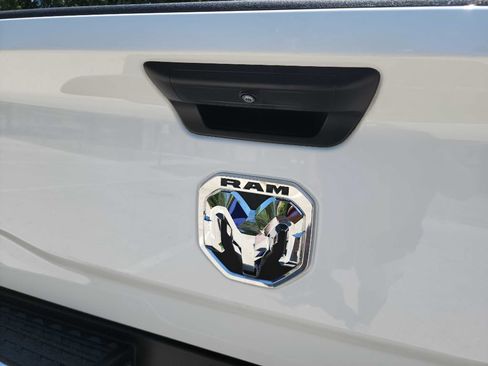 Used 2021 RAM 3500 Tradesman w/ Chrome Appearance Group AWD/4WD image 8
