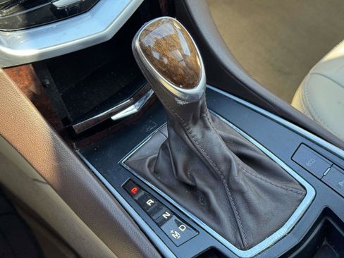 Used 2016 Cadillac SRX Luxury image 29