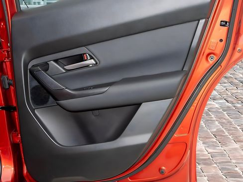 Used 2025 MAZDA CX-50 AWD 2.5 S w/ Premium Package image 18