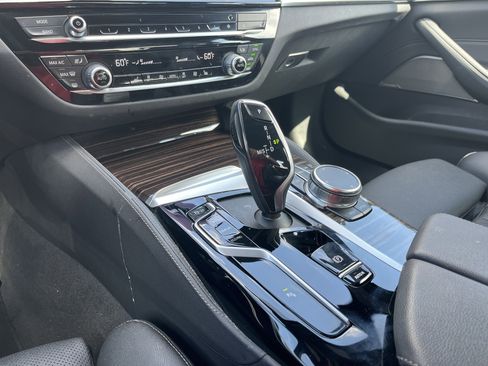 Used 2023 BMW 530i w/ M Sport Package image 10