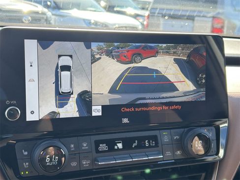 Used 2024 Toyota Grand Highlander AWD Hybrid image 40