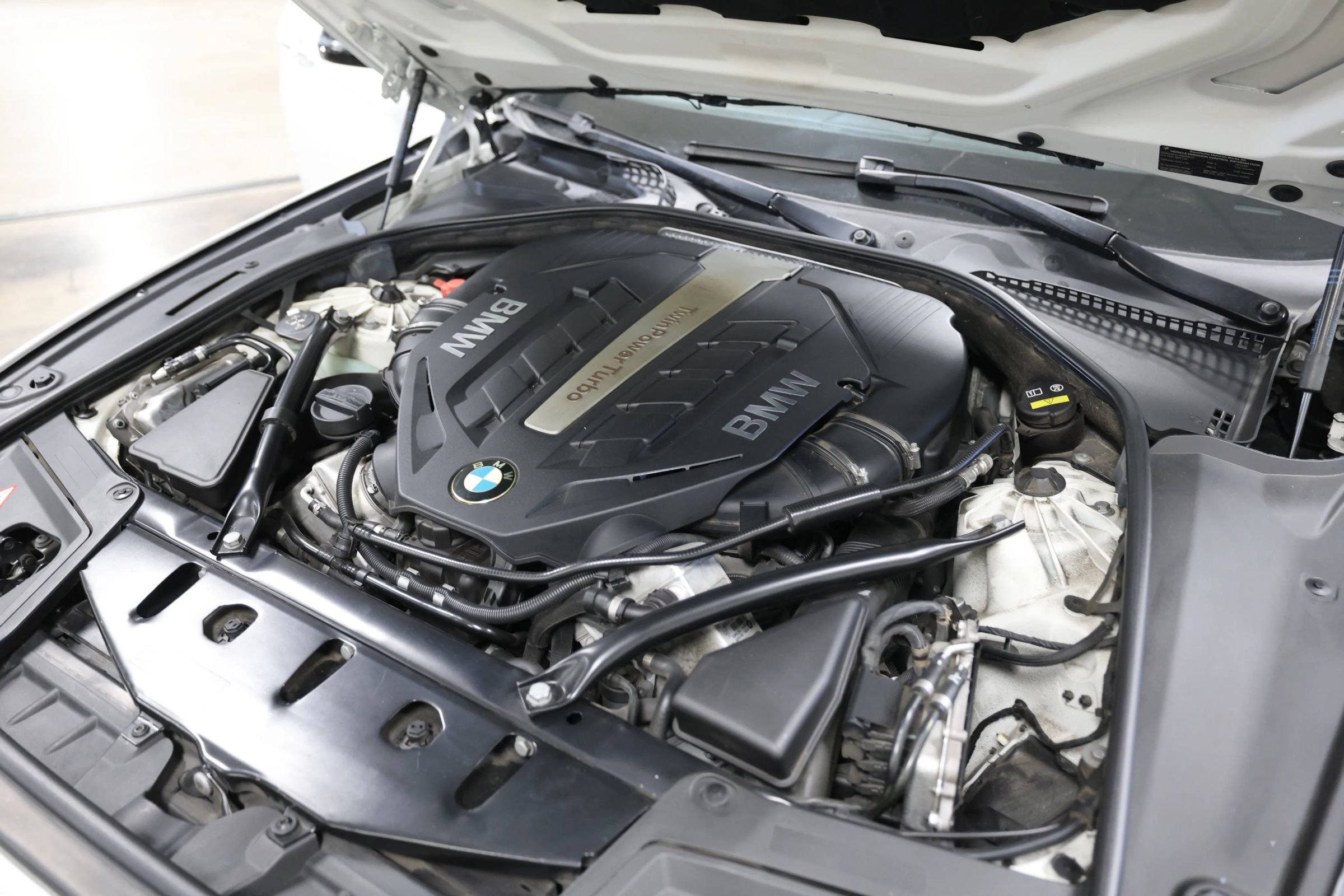 Used 2014 BMW 550i Sedan RWD image 12