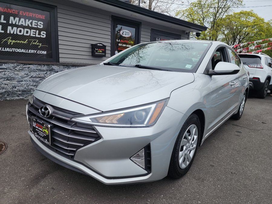 Used 2019 Hyundai Elantra SE w/ Cargo Package FWD image 1