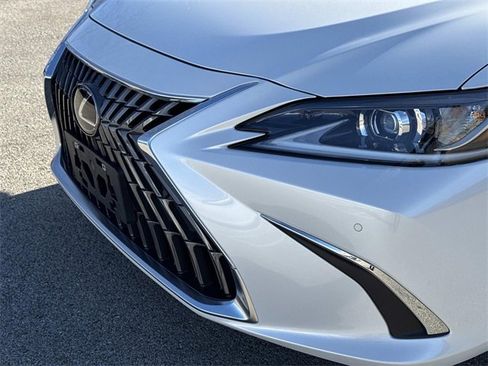 Certified 2024 Lexus ES 350 w/ Premium Package image 10