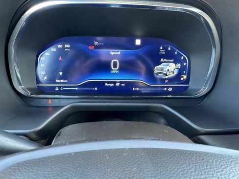 Used 2023 Chevrolet Tahoe Z71 w/ Luxury Package AWD/4WD image 28