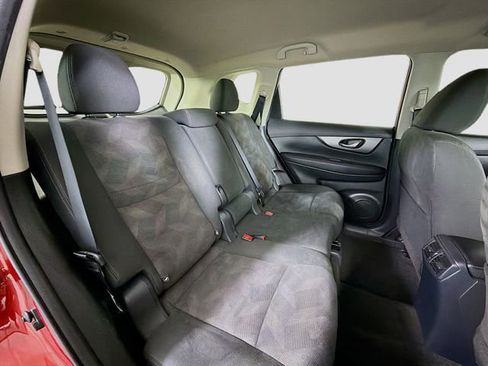 Used 2016 Nissan Rogue S image 25