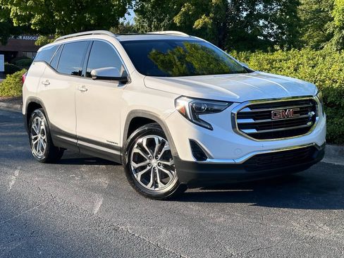 Used 2019 GMC Terrain SLT w/ Preferred Package FWD image 2