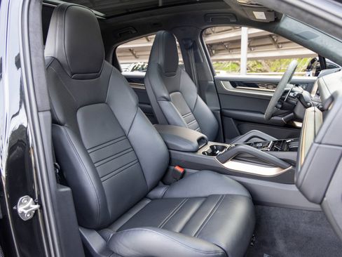 Certified 2025 Porsche Cayenne GTS image 61