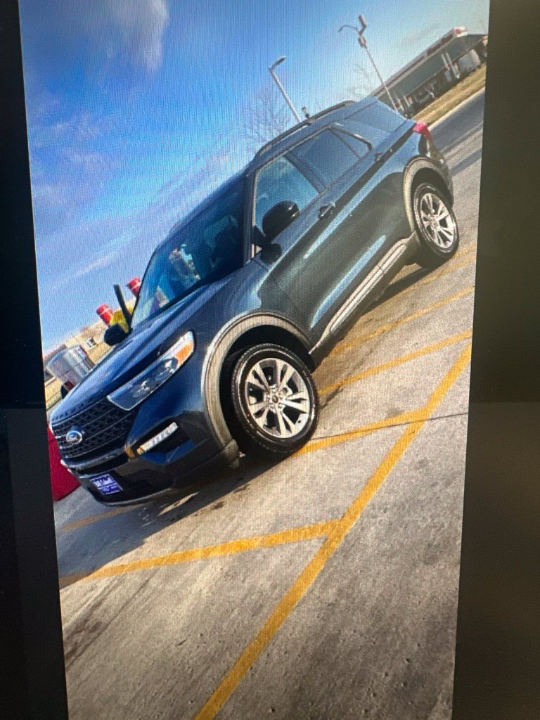 Used 2022 Ford Explorer XLT w/ Equipment Group 202A AWD/4WD image 6