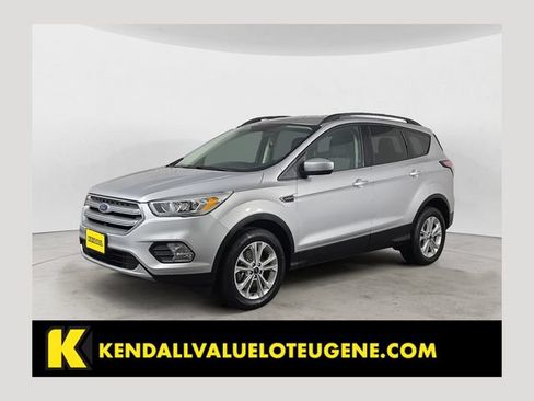 Used 2017 Ford Escape SE w/ Equipment Group 201A AWD/4WD image 1