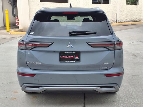 Used 2025 Mitsubishi Outlander SEL FWD image 4