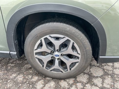 Used 2019 Subaru Forester Premium AWD/4WD image 10