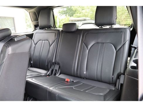 Used 2018 Ford Expedition Limited w/ Equipment Group 301A AWD/4WD image 13
