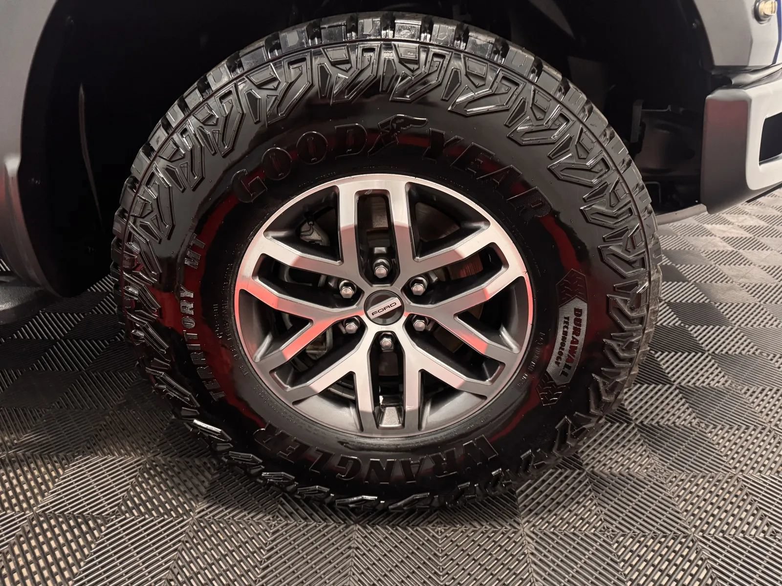 Used 2018 Ford F150 Raptor w/ Equipment Group 801A Mid AWD/4WD image 19
