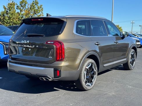 New 2025 Kia Telluride S image 3