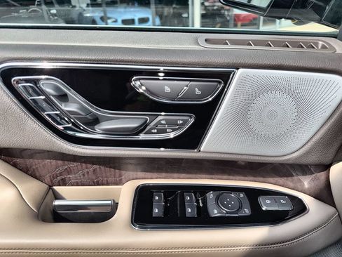 Used 2024 Lincoln Navigator Reserve AWD/4WD image 14