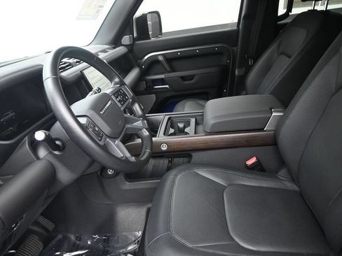 Used 2024 Land Rover Defender 130 X-Dynamic SE AWD/4WD image 11