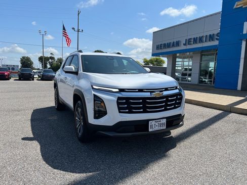 Certified 2025 Chevrolet Equinox LT w/ Convenience Package II AWD/4WD image 1