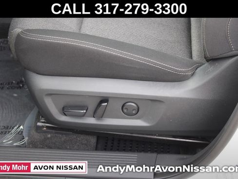 Used 2024 Nissan Rogue SV AWD/4WD image 18