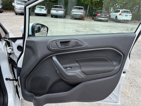 Used 2018 Ford Fiesta SE w/ Equipment Group 201A FWD image 28