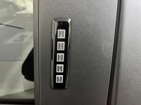 Used 2020 Ford F150 XLT image 32